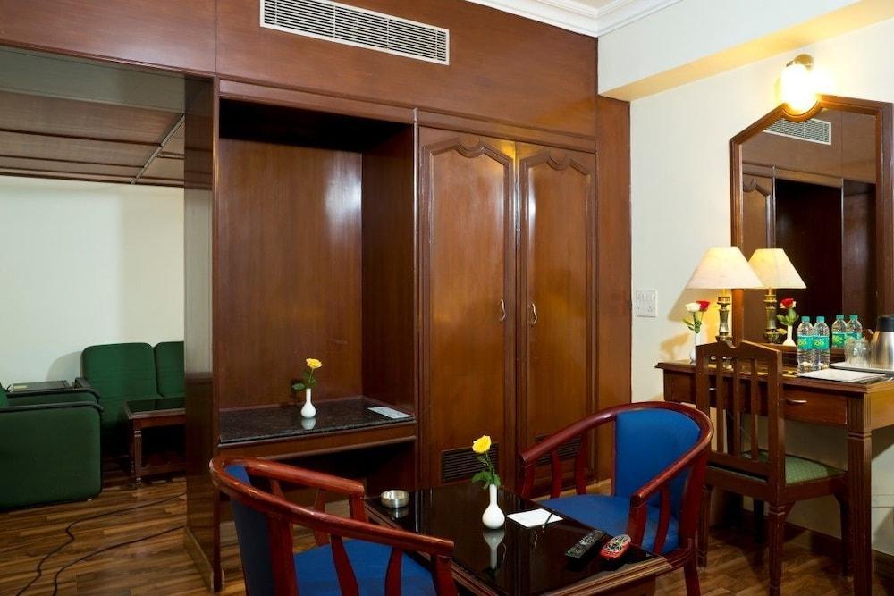 Hotel Park Plaza Chennai Exteriör bild