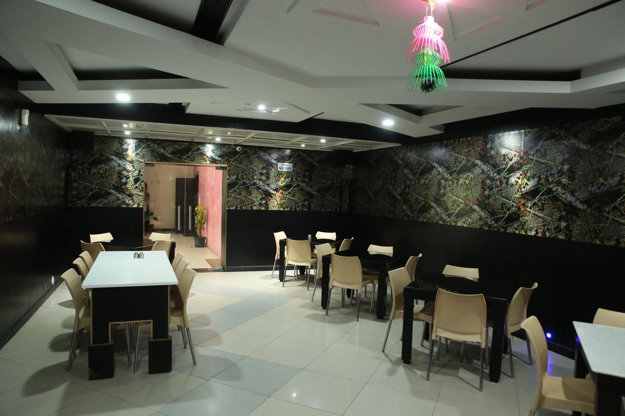 Hotel Park Plaza Chennai Exteriör bild