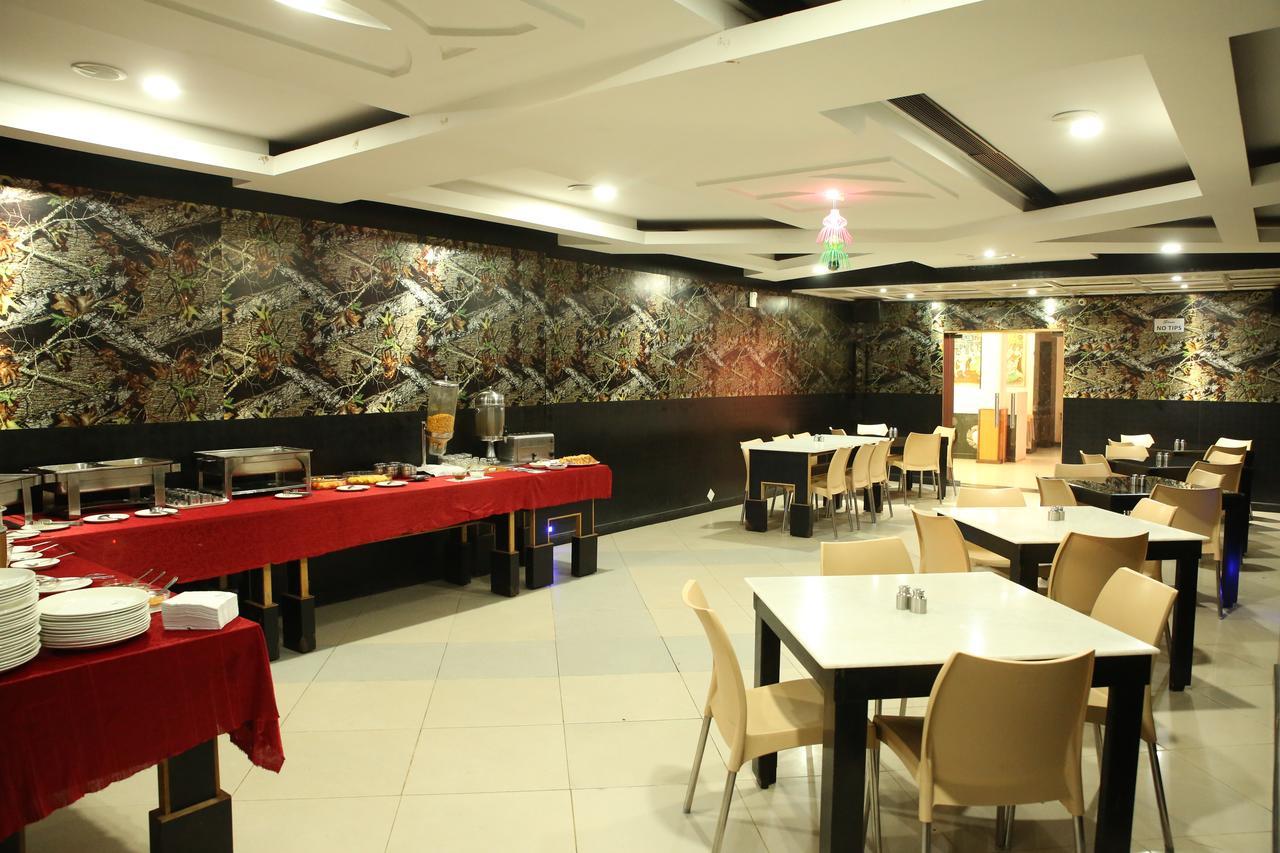 Hotel Park Plaza Chennai Exteriör bild